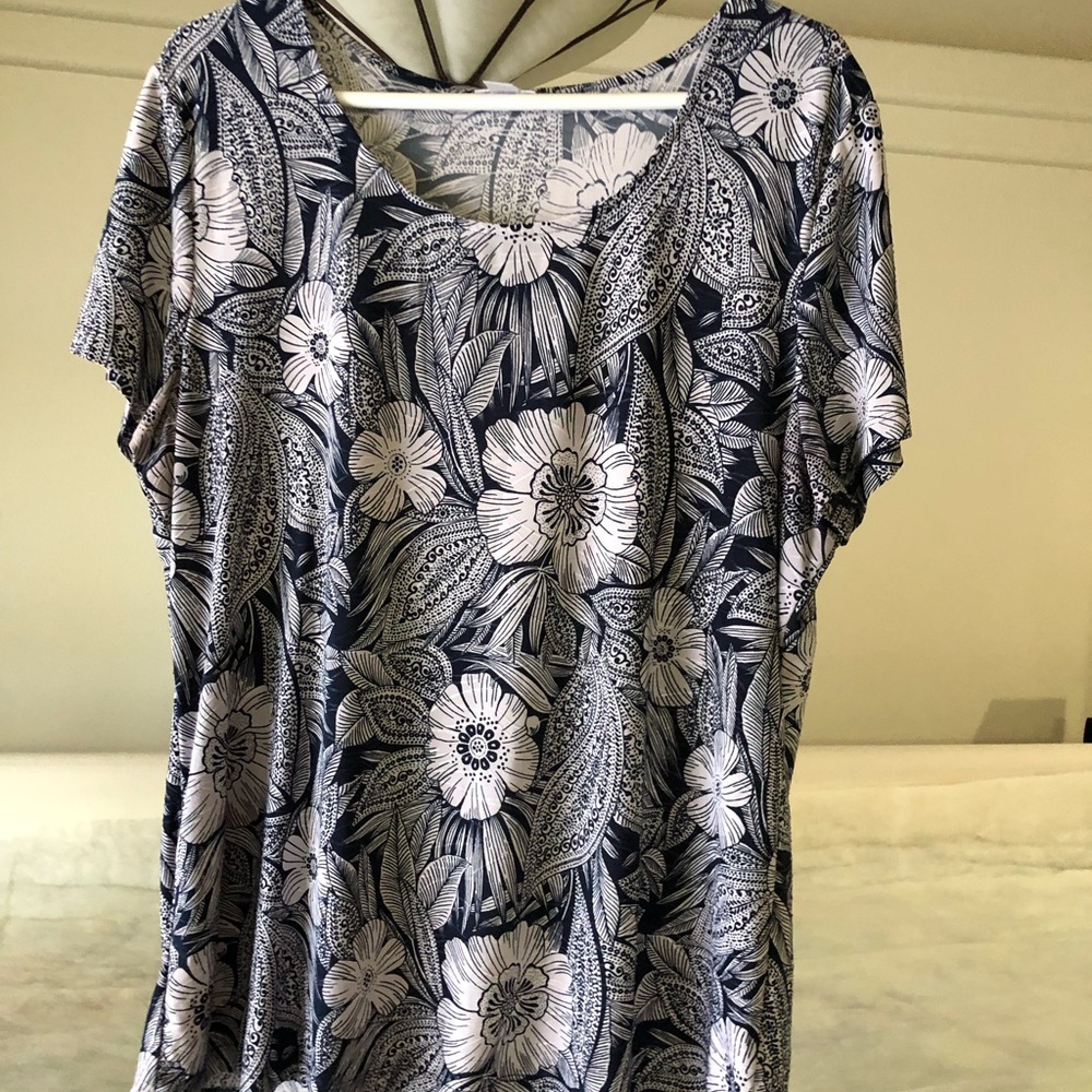 Women’s dress top